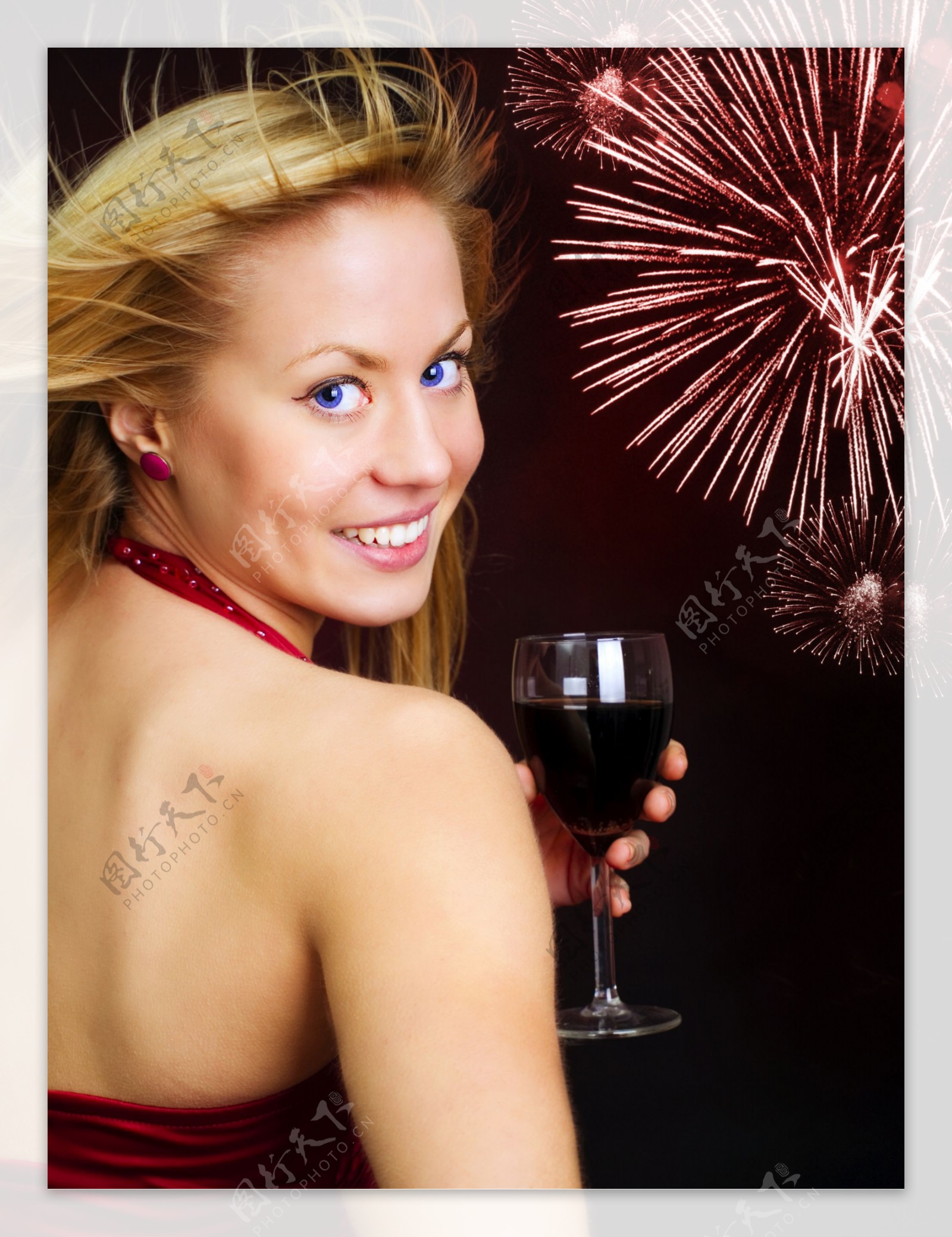 拿红酒的美女图片素材-编号27665710-图行天下