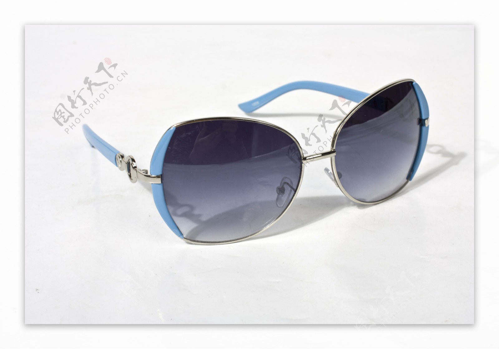 L7墨镜-亮蓝色镜片+冰蓝色镜架 - TAPOLE