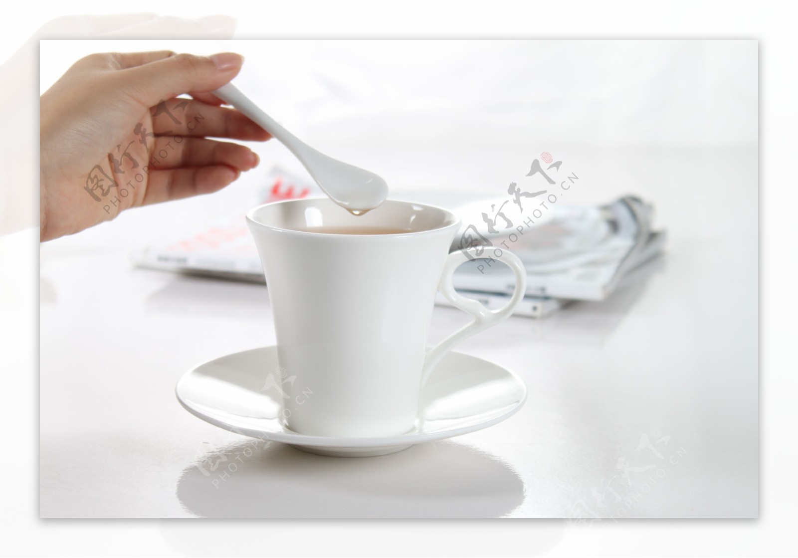 白色咖啡杯陶瓷骨瓷图片