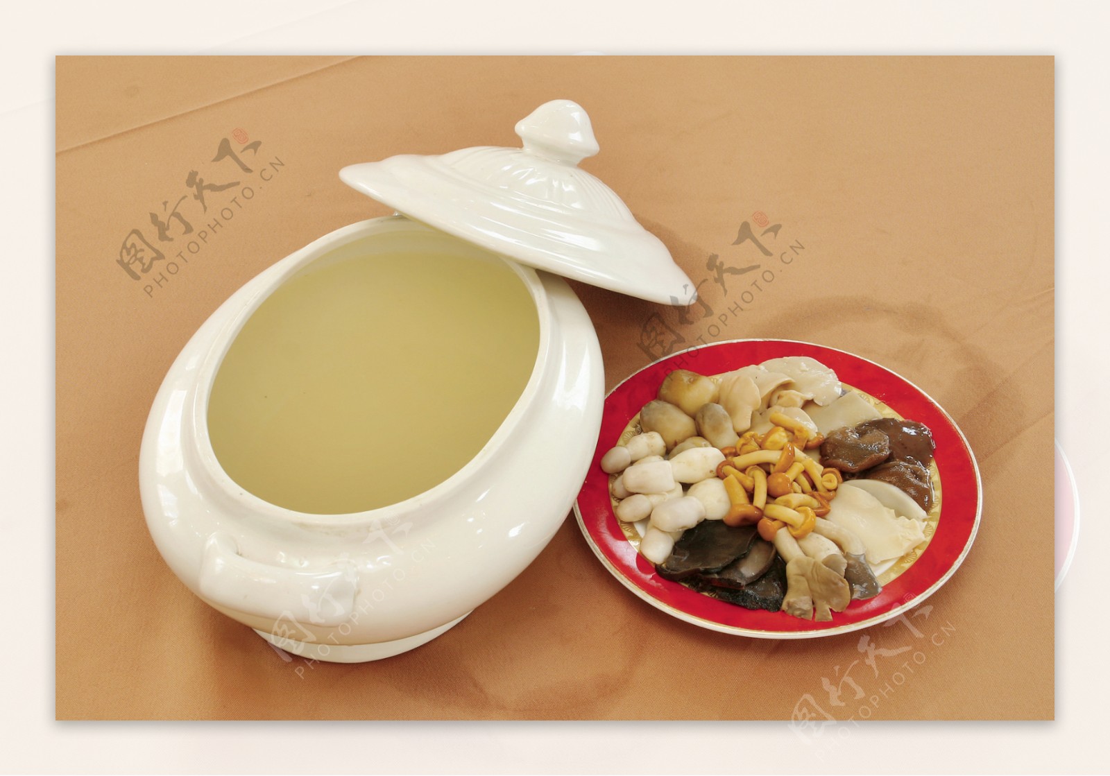 清炖健康菇菌汤
