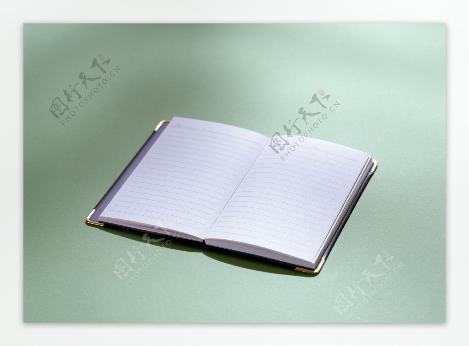 纸张素材一本打开笔记本
