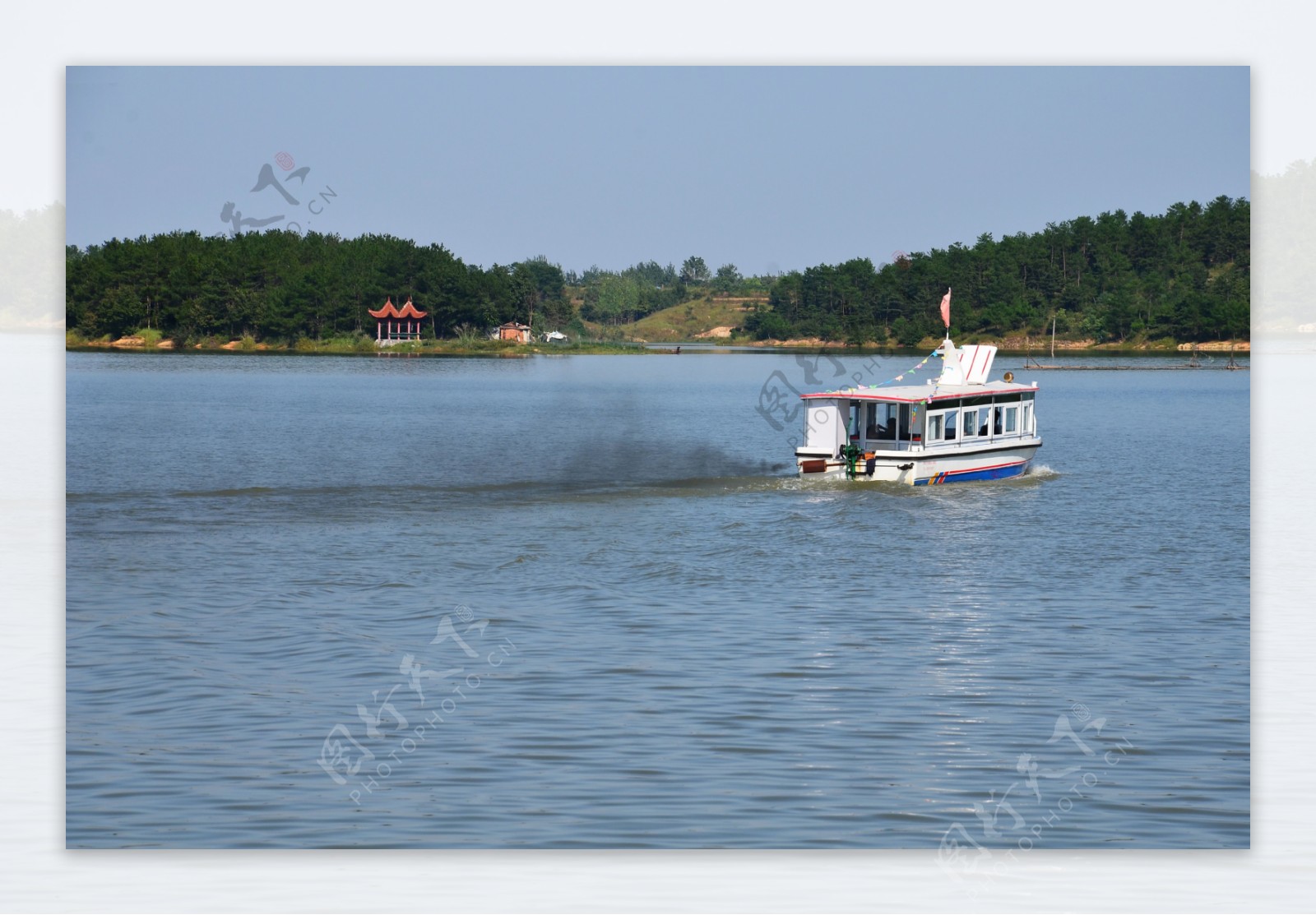 燕子湖的快艇图片
