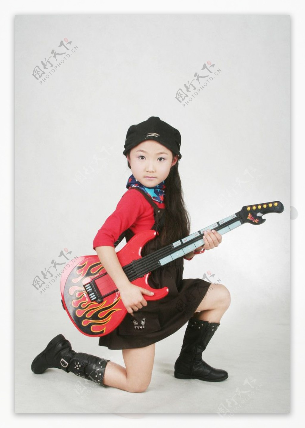 女孩吉他图片