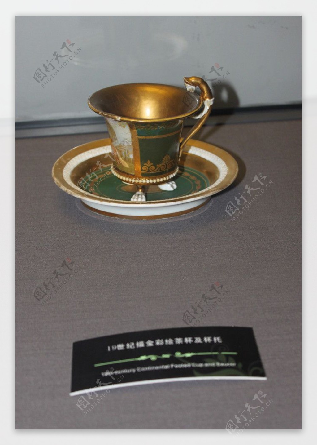 19世纪描金彩绘茶杯茶壶图片