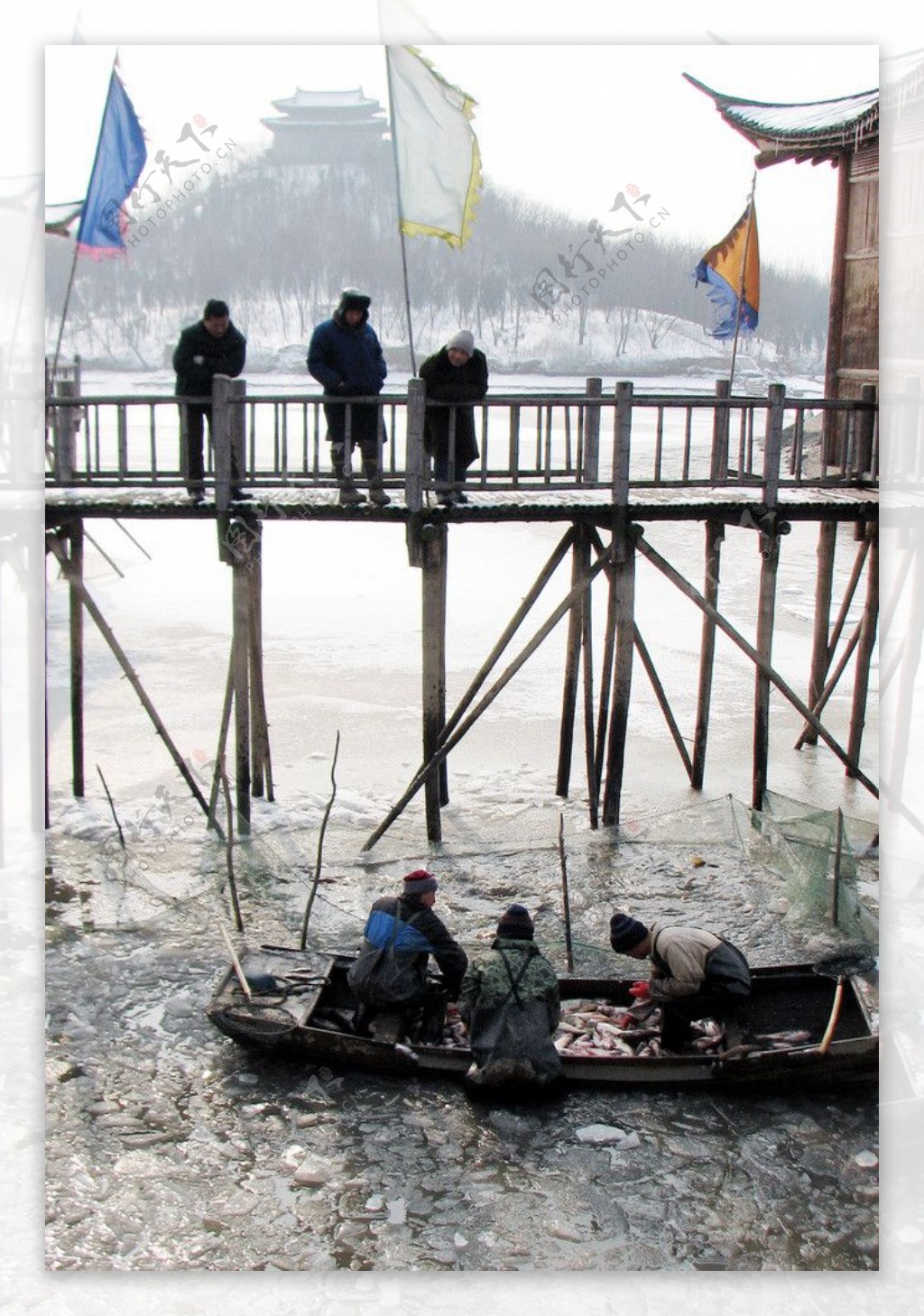 景阳冈冬季捕鱼图片