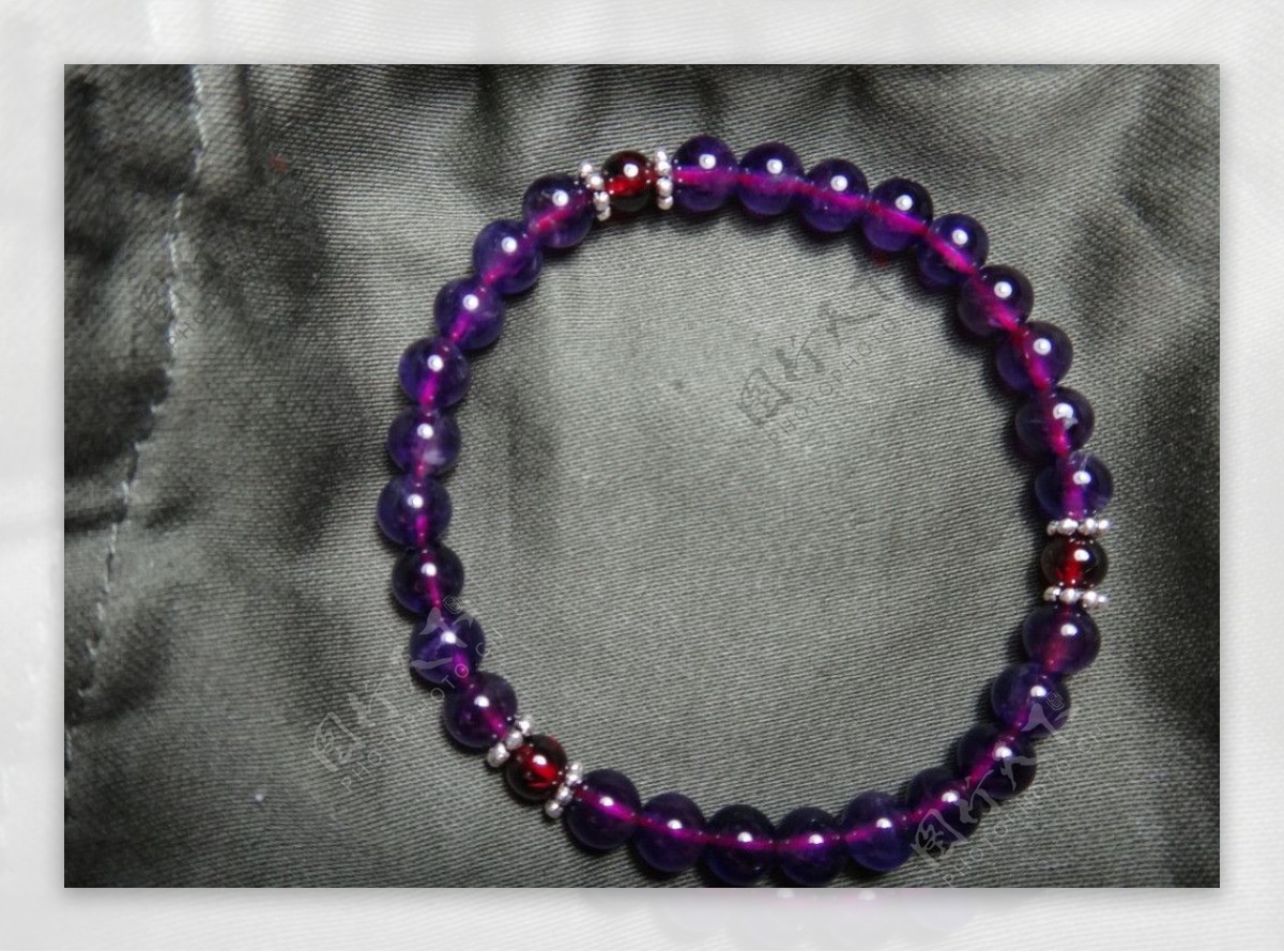 紫水晶和石榴石图片