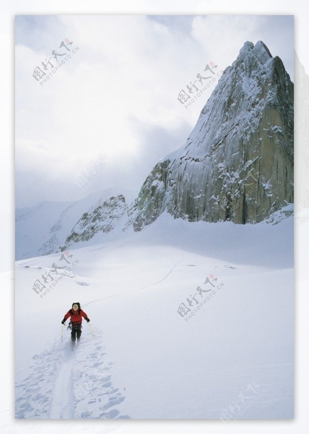 登山滑雪图片