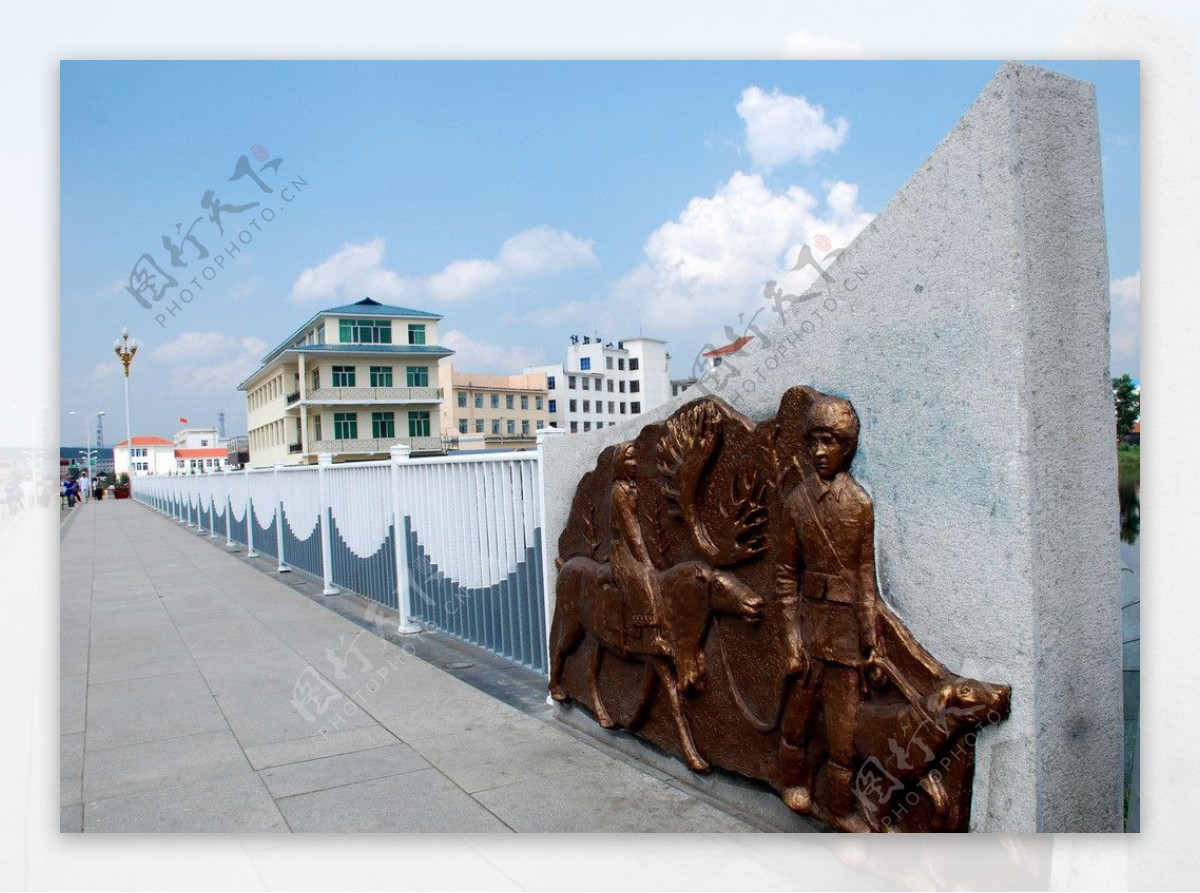 根阳桥雕塑图片