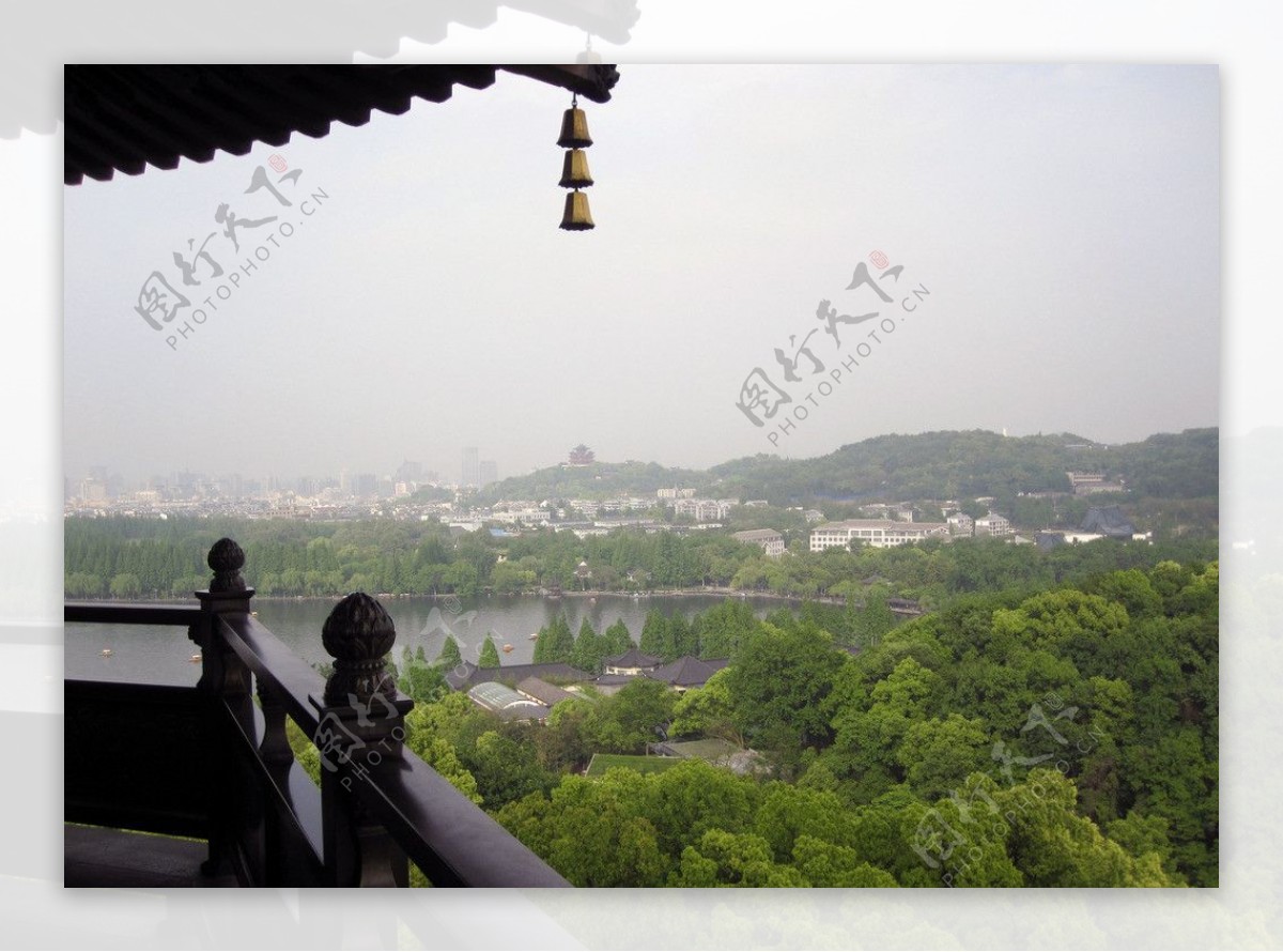 雷峰塔眺望远景图片