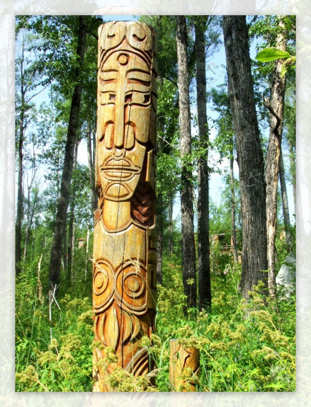 玉泉山庄的木雕塑图片