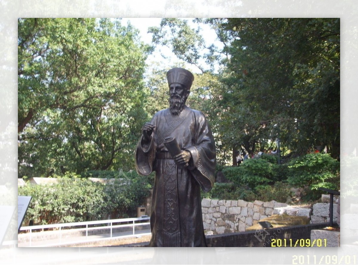 利玛窦神父雕像图片