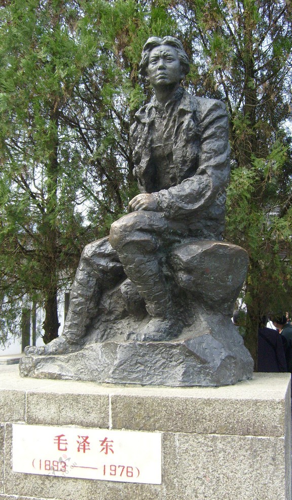毛泽东雕像图片
