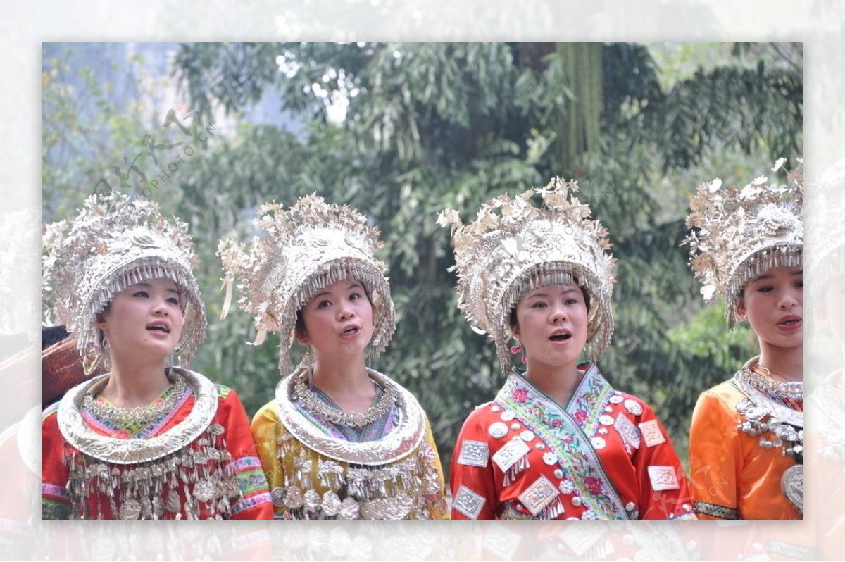 桂林少数民族少女图片