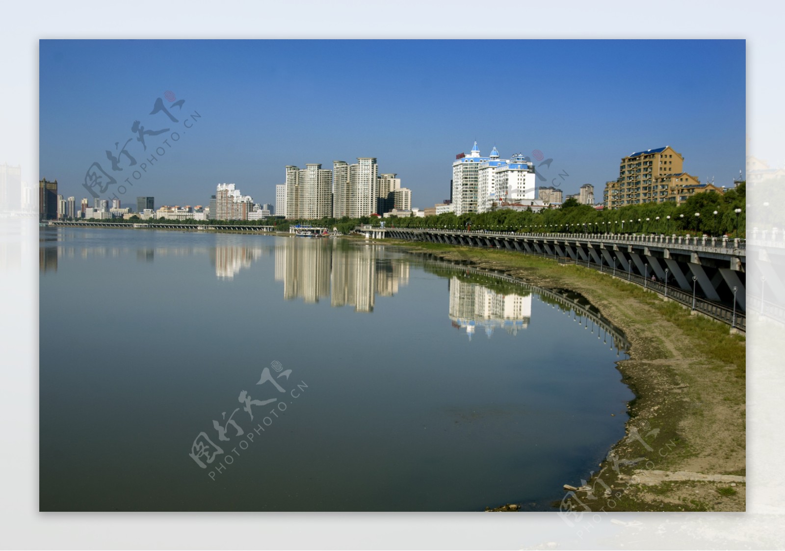 北国江城图片