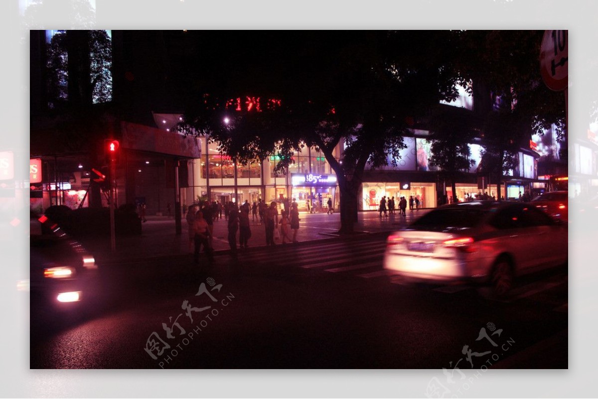 街上夜景图片