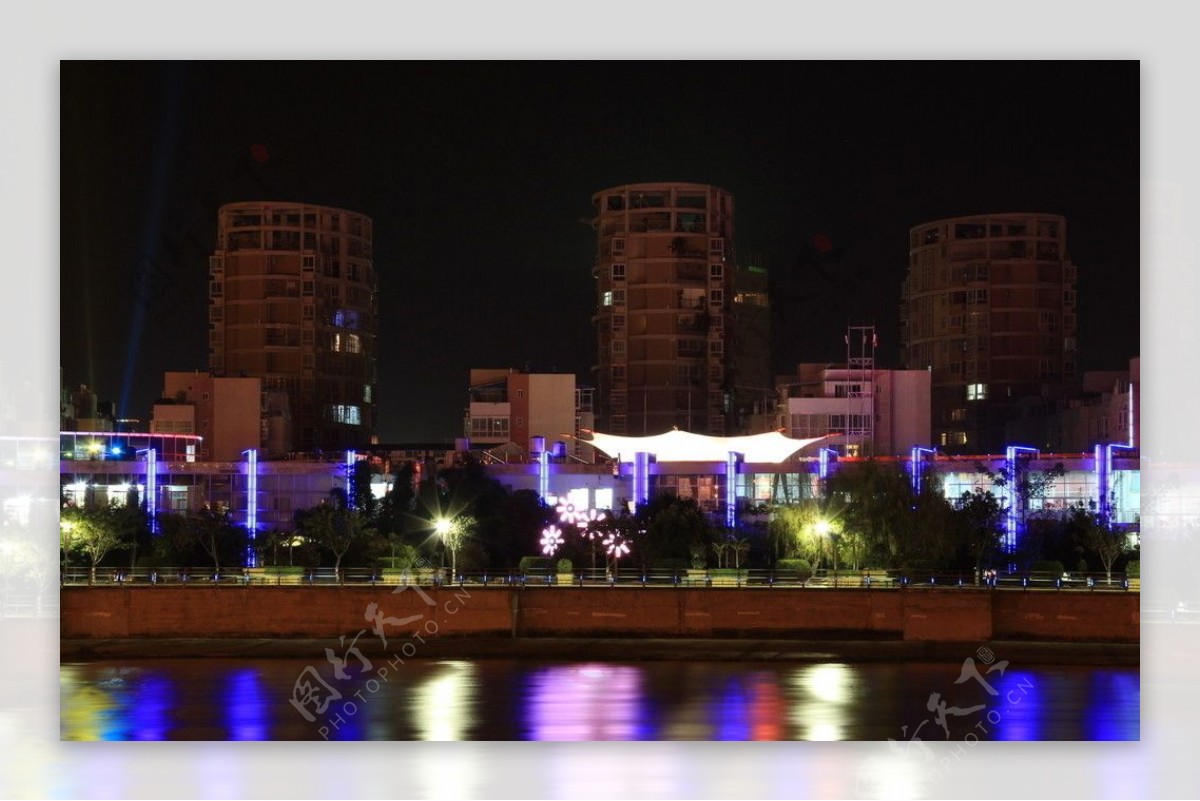 河东夜景图片