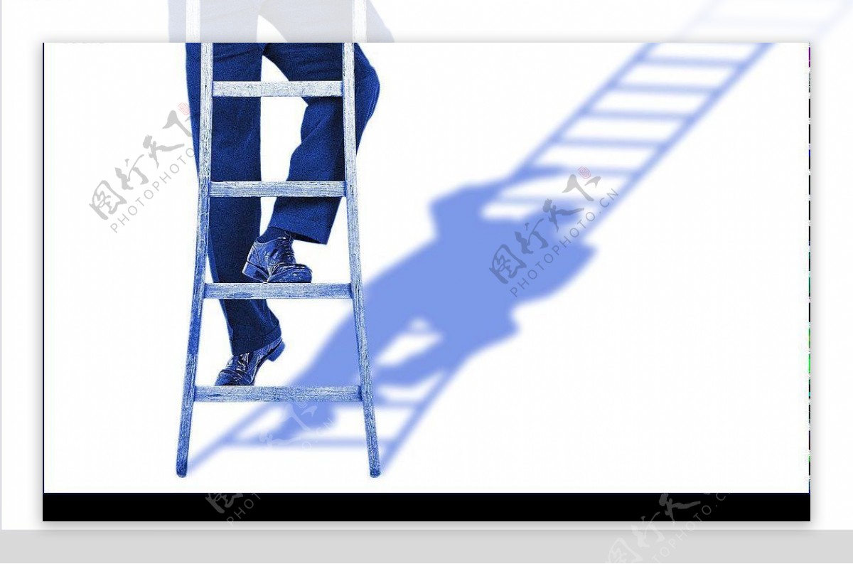 创意素材蹬梯子的人图片