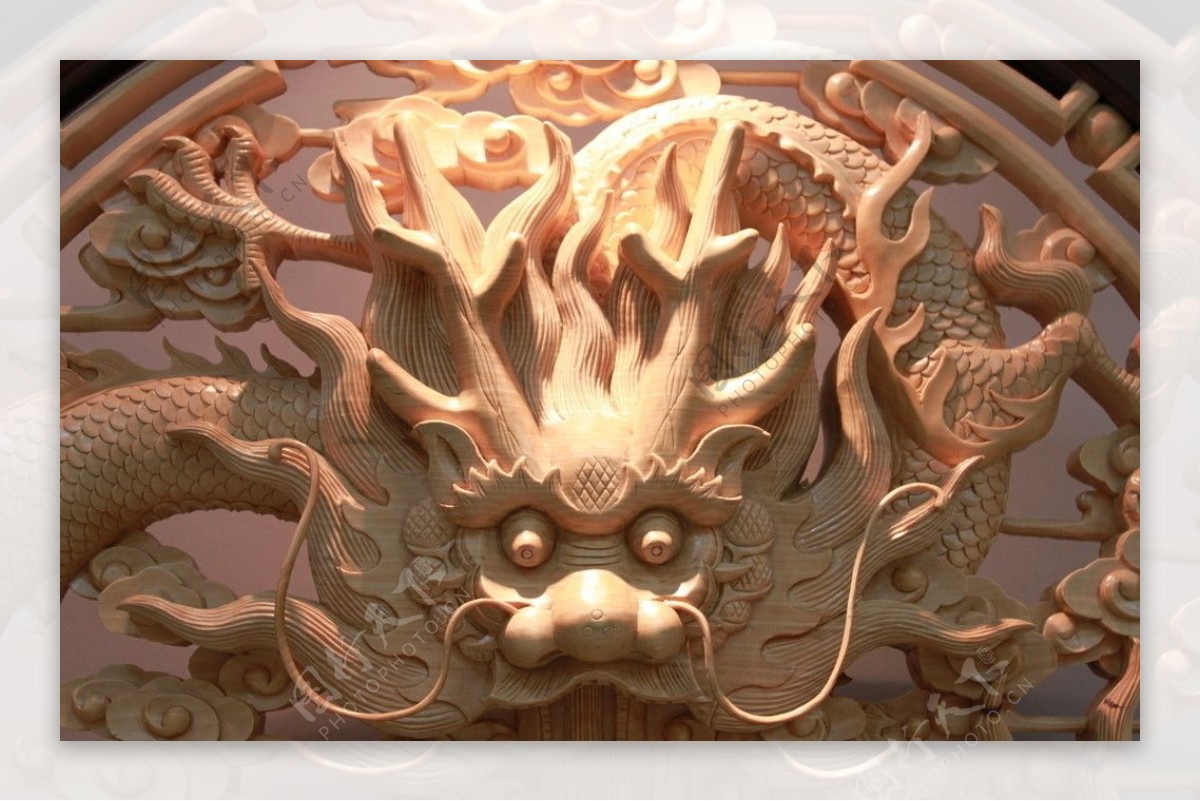 大量批发制作木雕桃木雕刻12厘米龙头剑挂件饰品-阿里巴巴