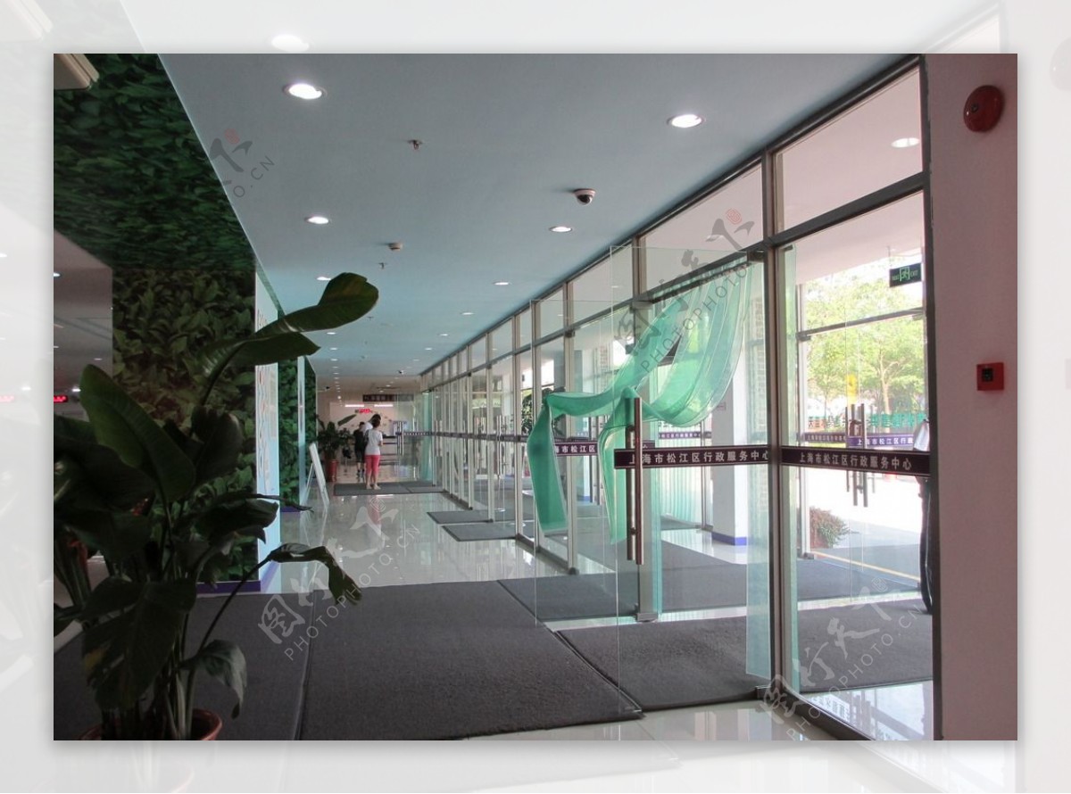 松江行政中心玻璃门图片