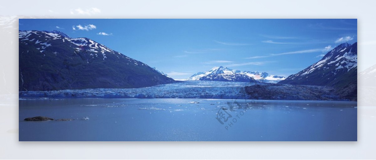 宽幅雪山冰湖图片