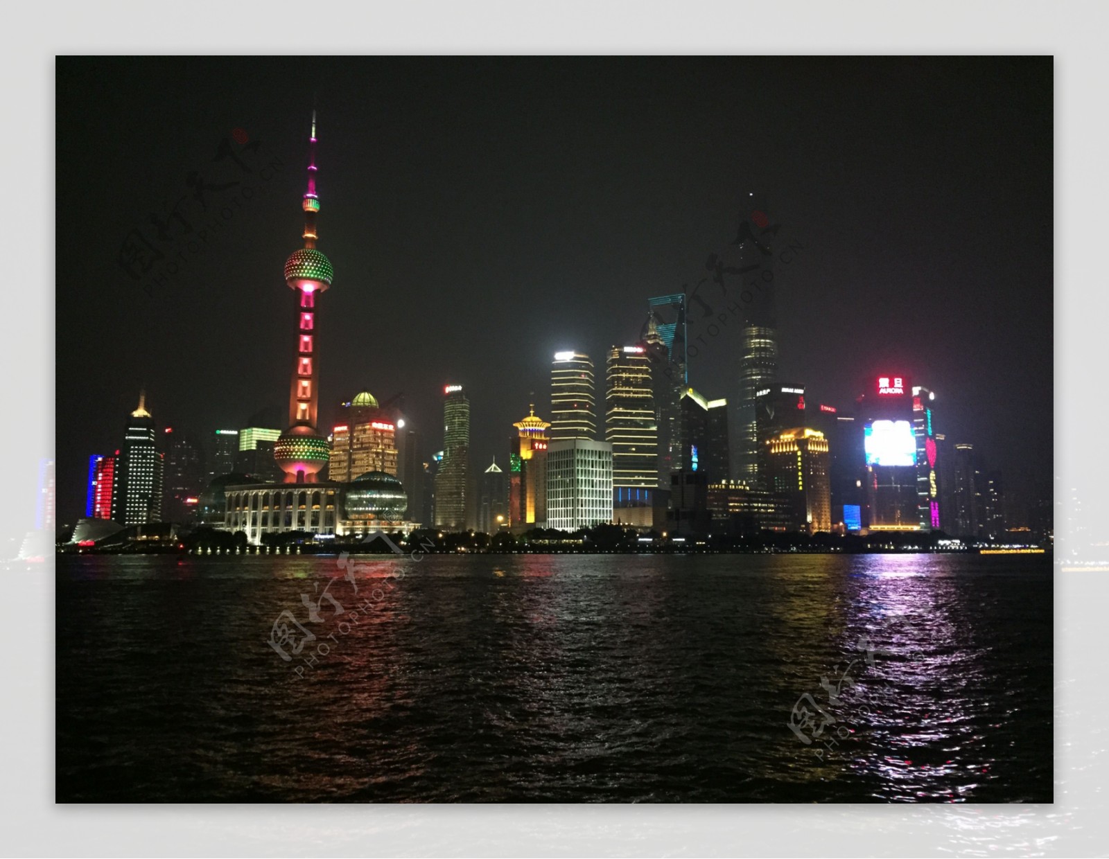 五彩缤纷的上海图片