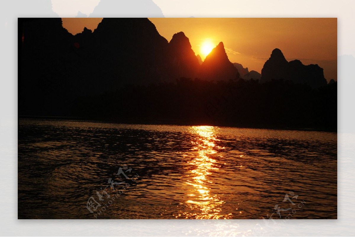 黄昏桂林山水图片