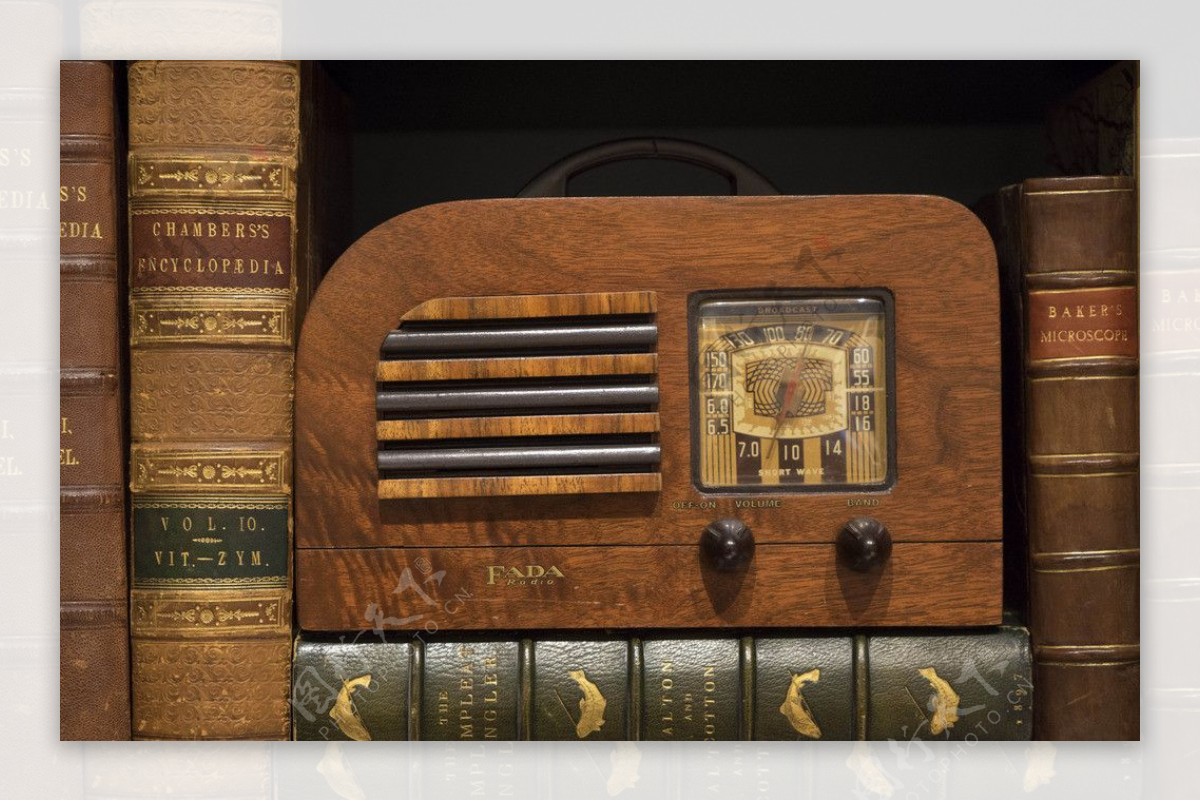 书籍收音机图片