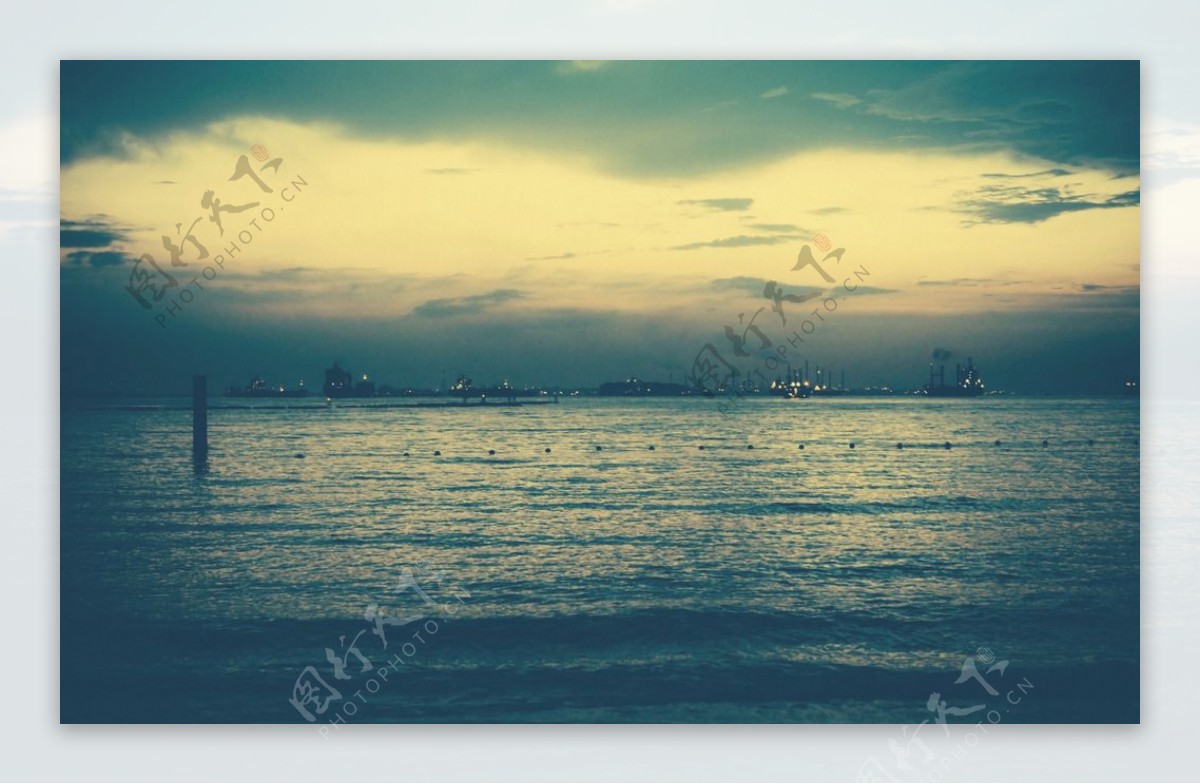 海港城市夜景图片