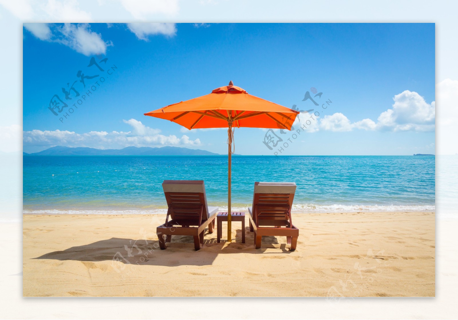 大海沙滩躺椅图片