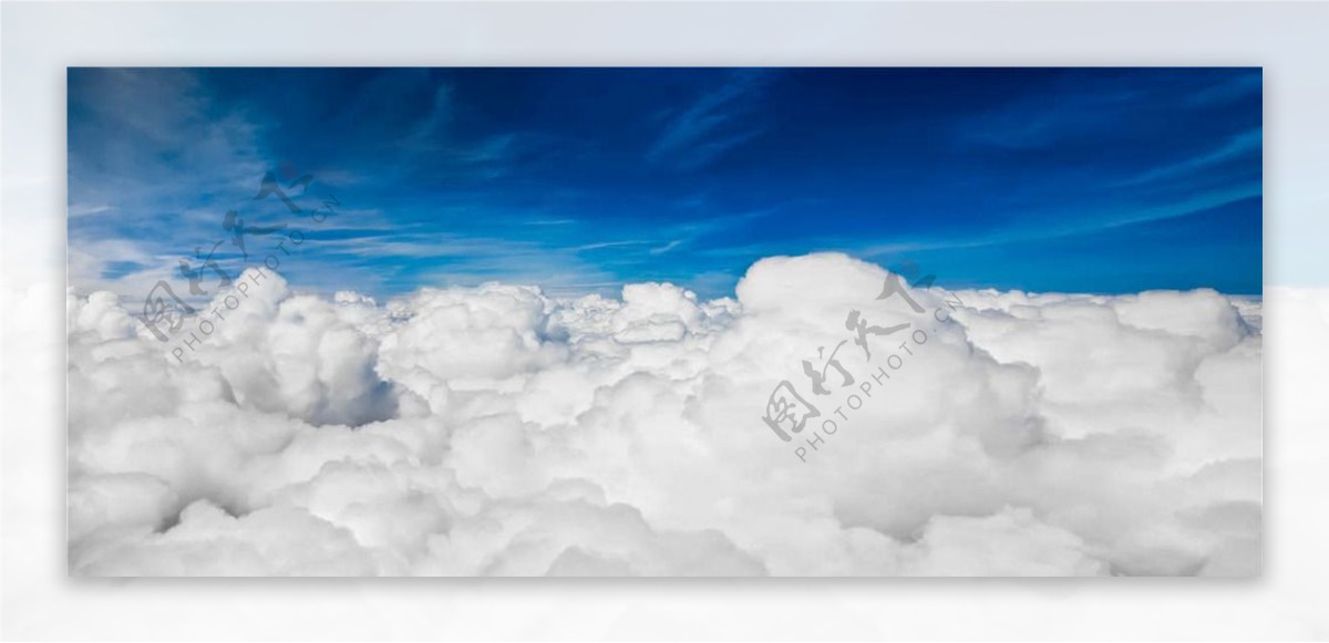 高空白云图片