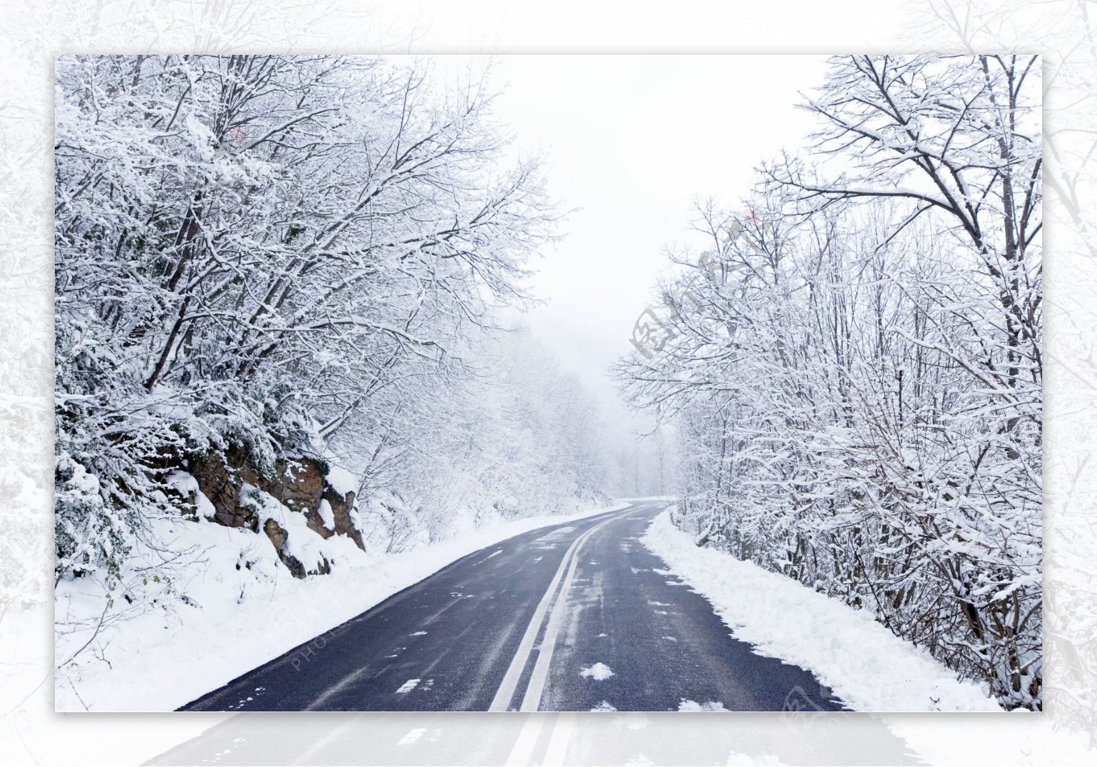 公路积雪图片
