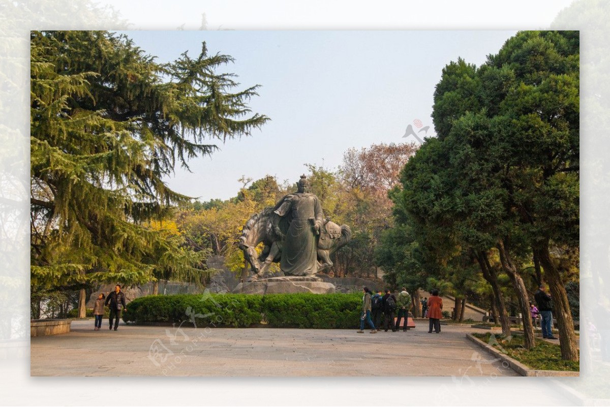 黄鹤楼岳飞广场图片