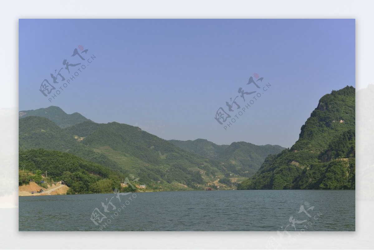 石泉汉江图片