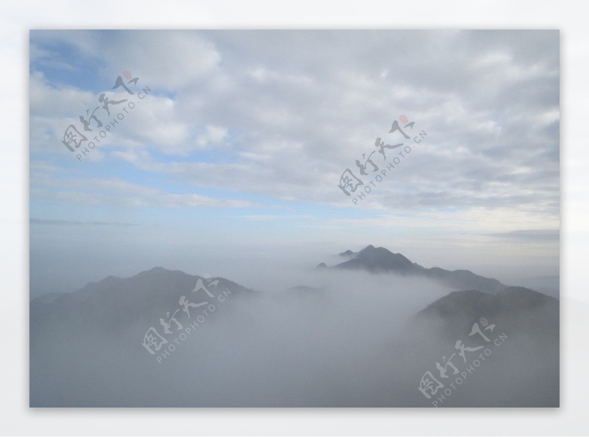 南岭云雾图片