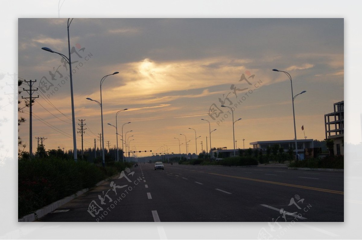 夕阳高速路图片