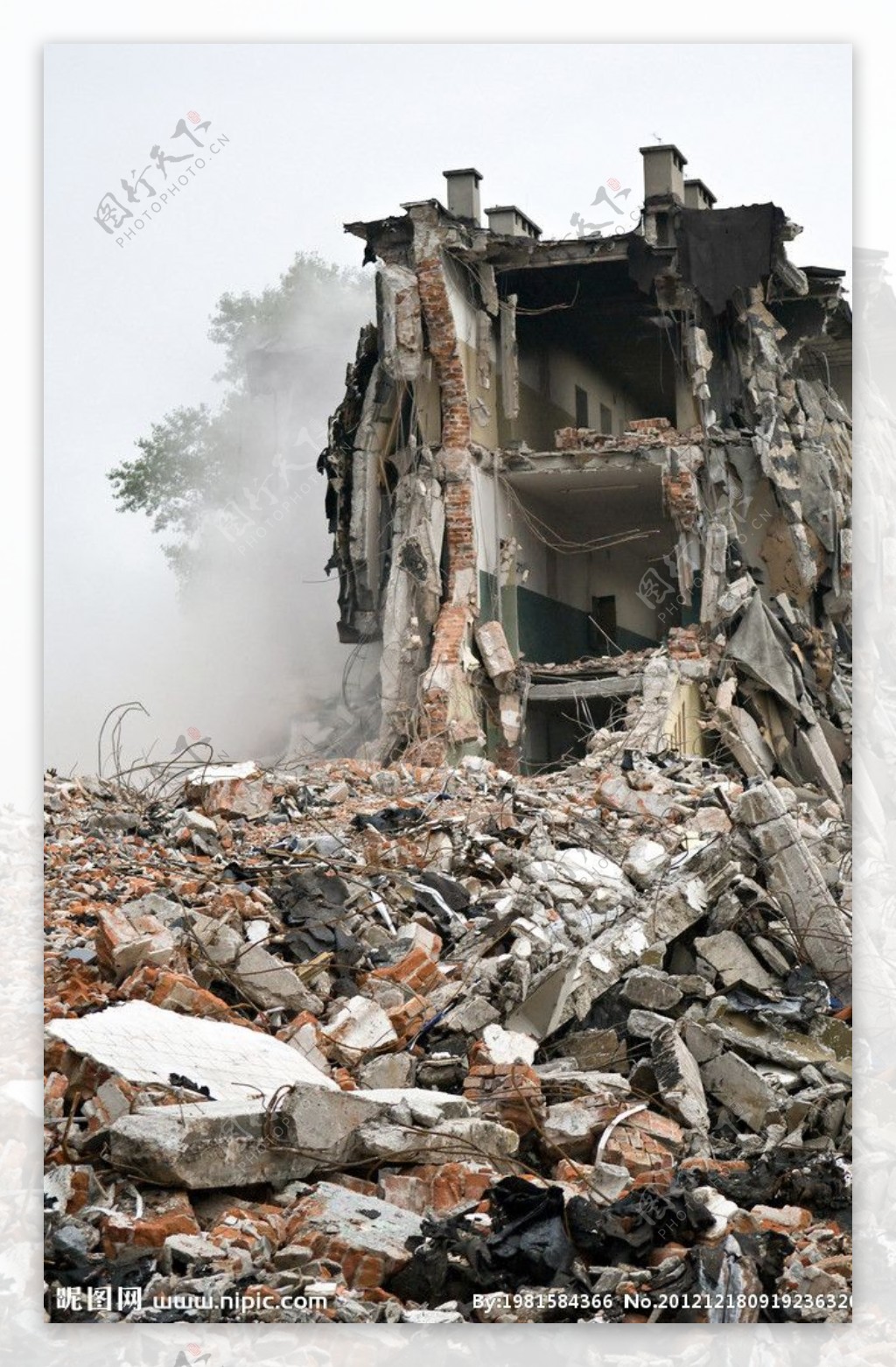 倒塌的楼房图片