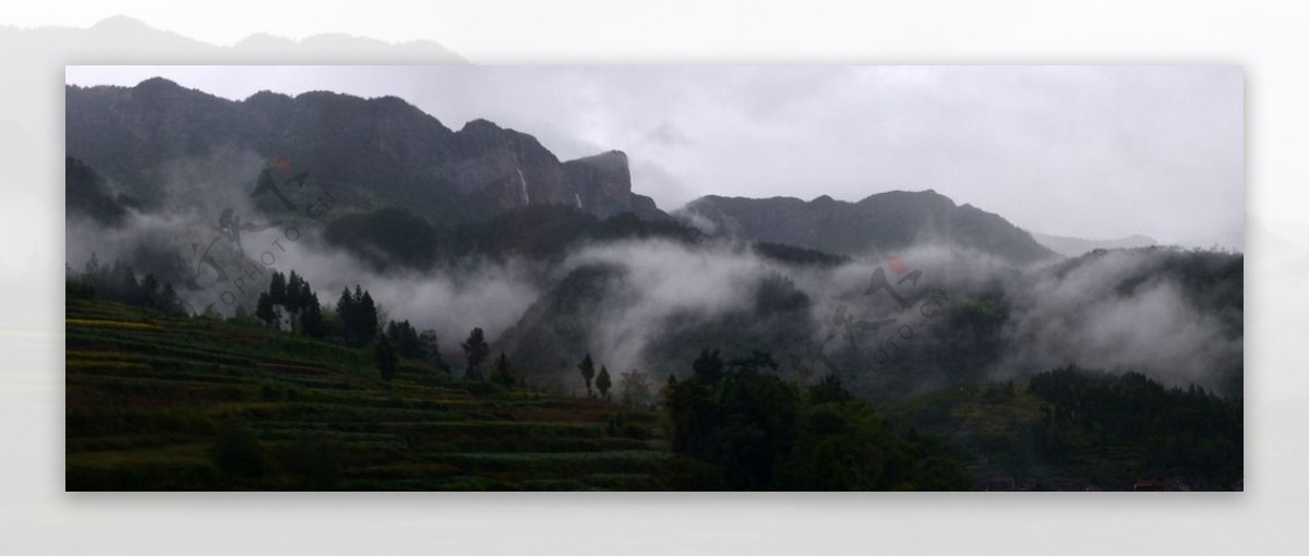 烟雨山水图图片