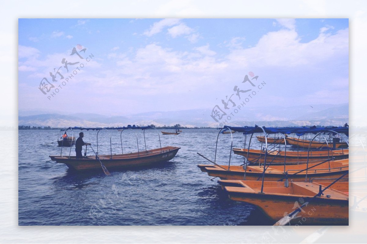 日系海景渔船图片