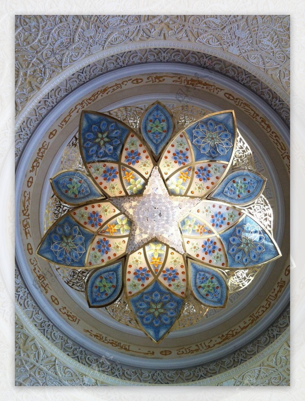 沙迦清真寺水晶吊顶图片