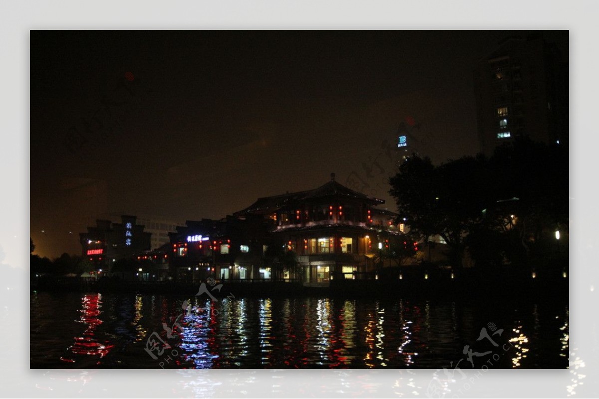 中国古代建筑江南夜景图片