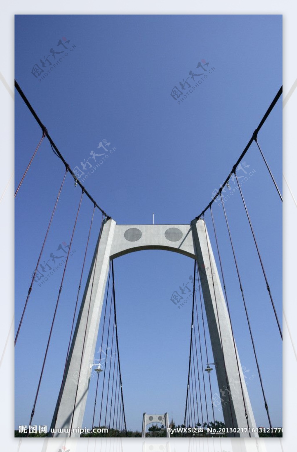 钢索桥图片