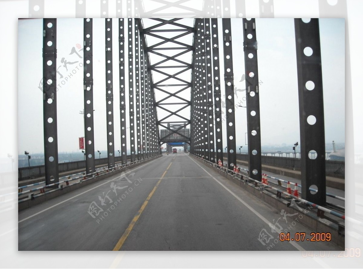 钢铁桥梁图片