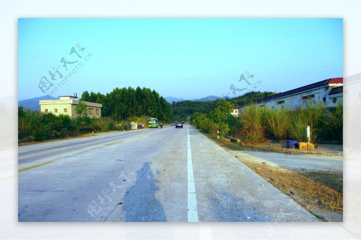 交通乡村公路图片
