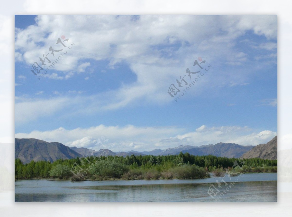 西藏圣湖图片