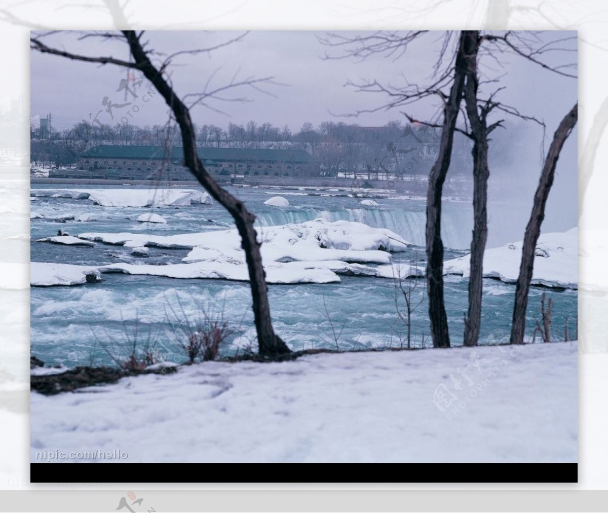 冰冻的河流图片