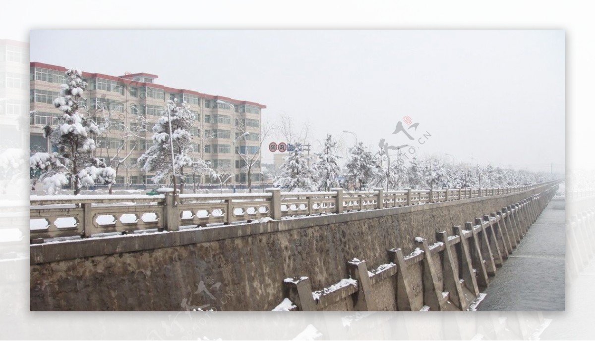 临夏雪景图片