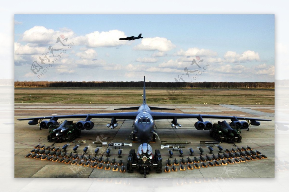 波音B52轰炸机图片