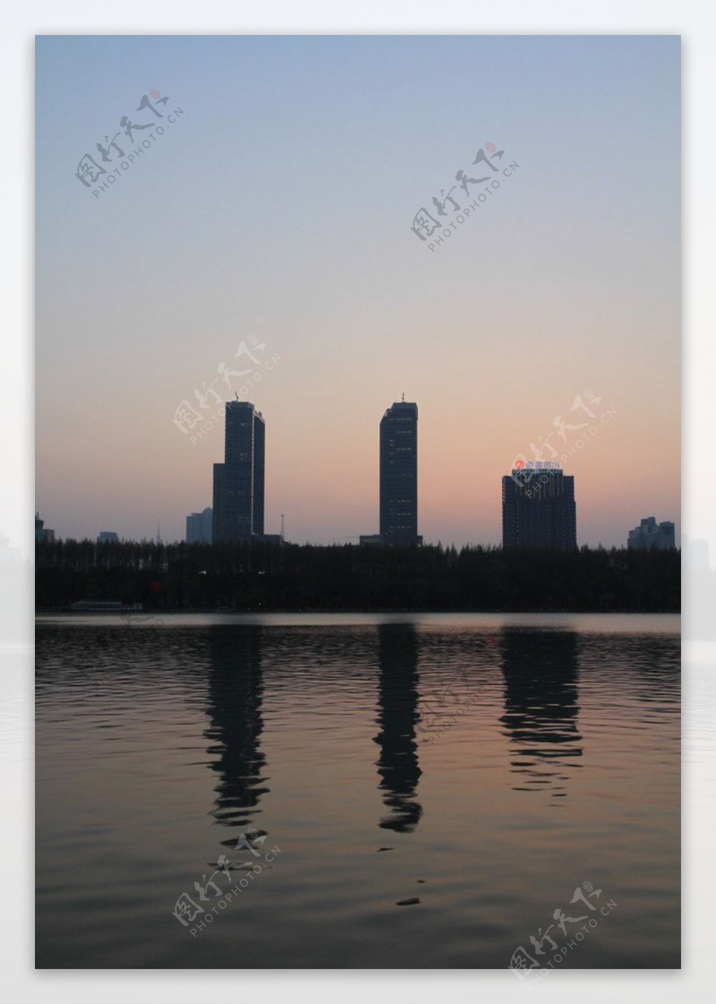 玄武湖黄昏图片
