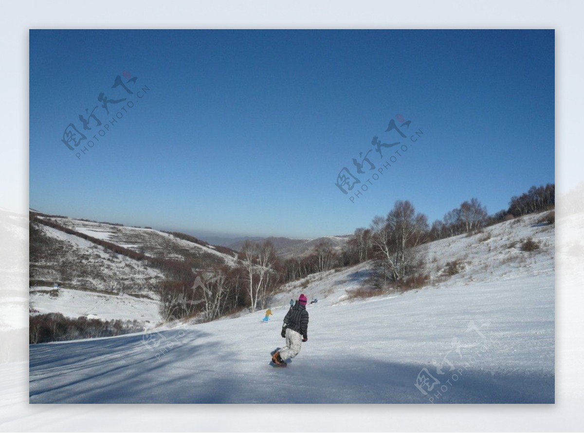 滑雪雪场雪道图片