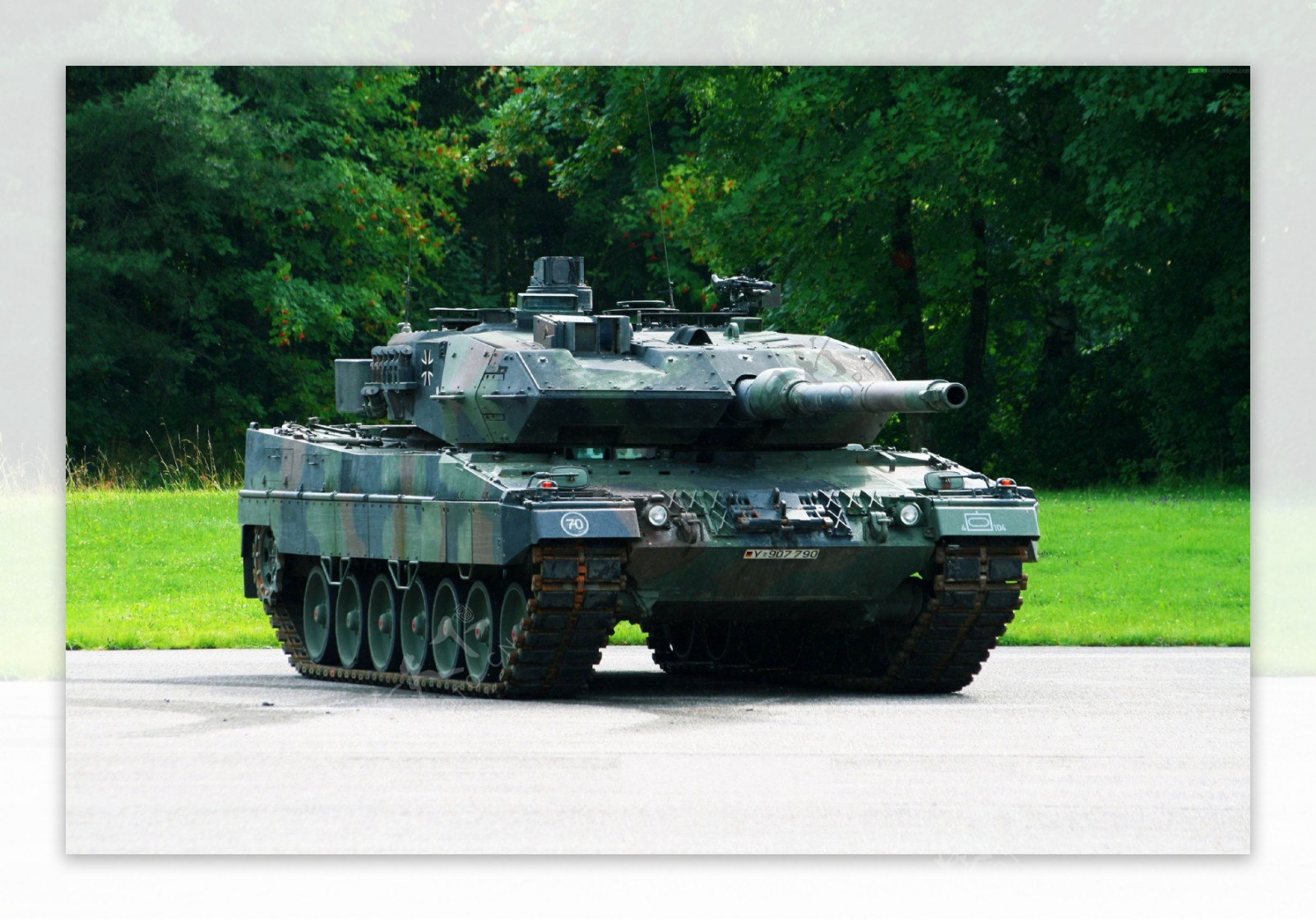 豹2坦克图片